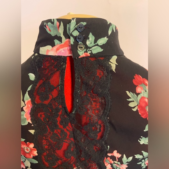 Silk and Lace see-through blouse, black with roses - Picture 6 of 7